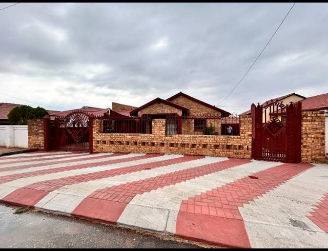 3 BEDROOM HOUSE FOR SALE IN ODINBURG GARDENS